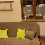 Goscinne Kacper Blisko Gondoli-sauna-jacuzzi-grill-klimatyzacja Séjour chez l'habitant *