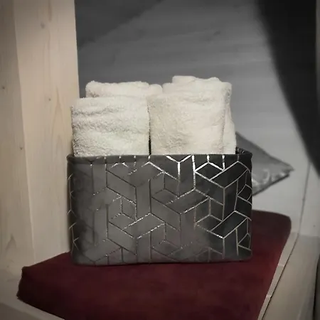 ホームステイ Goscinne Kacper Blisko Gondoli-sauna-jacuzzi-grill-klimatyzacja シュチルク