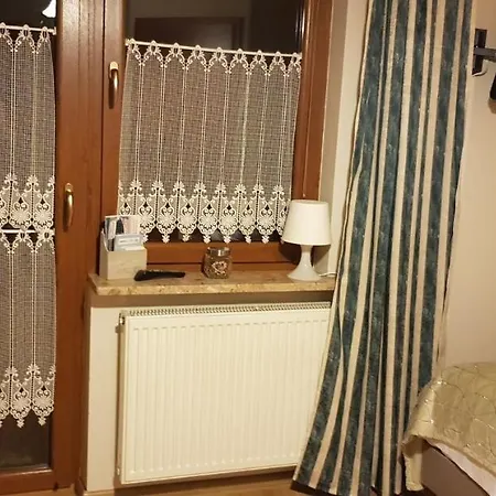 Goscinne Kacper Blisko Gondoli-sauna-jacuzzi-grill-klimatyzacja ホームステイ